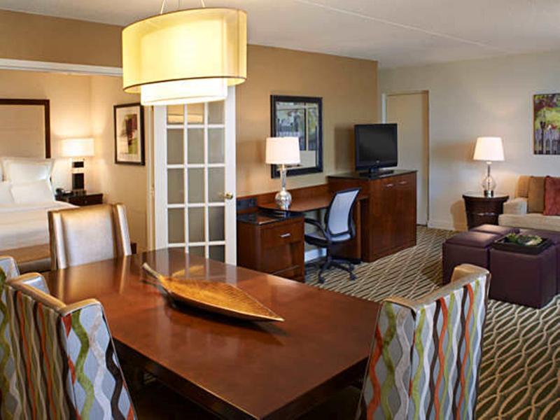 Charleston Marriott Town Center Hotel Room photo