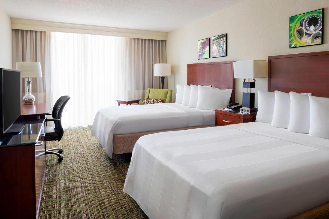Charleston Marriott Town Center Hotel Exterior photo